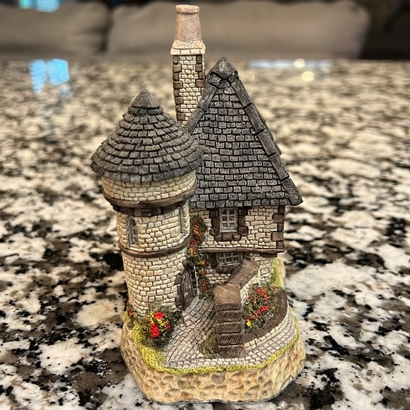 David Winter Cottages Gatekeepers - Picture 6 of 7